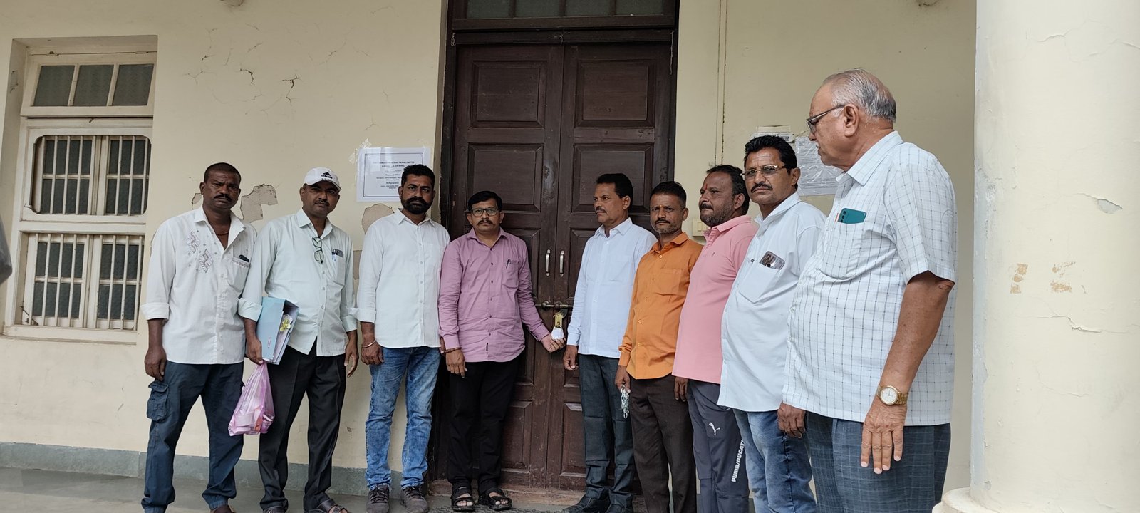 ग्रामपंचायत रावळगाव येथे मुख्यमंत्री समृद्ध पंचायतराज अभियान कालावधीमध्ये थकीत कर झाला यांच्या मालमत्तेला सील करण्यात आले सदरची कार्यवाही महाराष्ट्र ग्रामपंचायत अधिनियम 1958 चा कलम 129 अन्वये कार्यवाही करण्यात आली